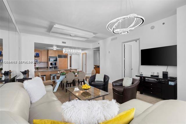 See details 1502 3 / 4 1979 sq. ft. $ 2026-09-08 0 Photo
