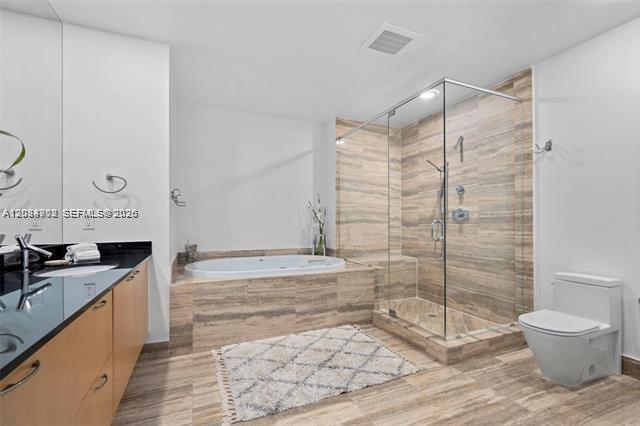 See details 1502 3 / 4 1979 sq. ft. $ 2026-09-08 0 Photo