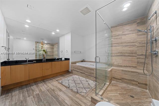 See details 1502 3 / 4 1979 sq. ft. $ 2026-09-08 0 Photo