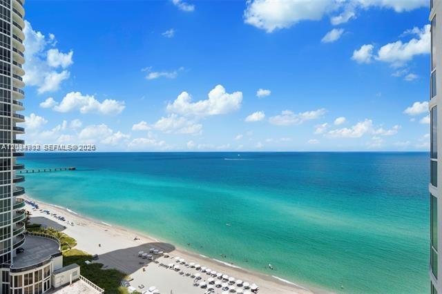 See details 1502 3 / 4 1979 sq. ft. $ 2026-09-08 0 Photo
