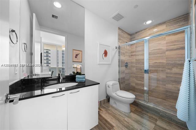See details 1502 3 / 4 1979 sq. ft. $ 2026-09-08 0 Photo