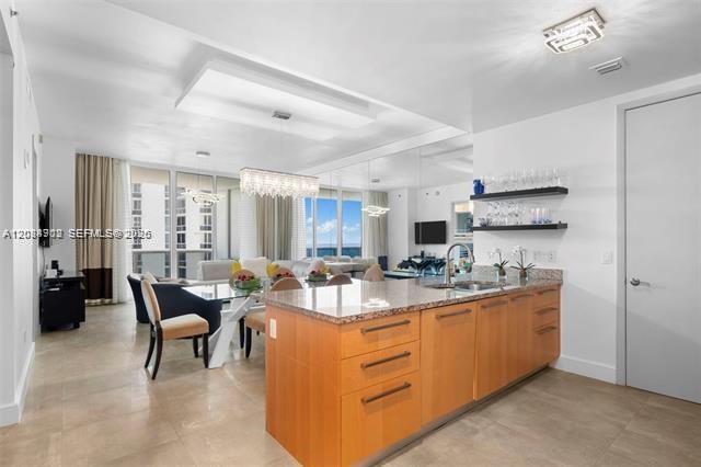 See details 1502 3 / 4 1979 sq. ft. $ 2026-09-08 0 Photo