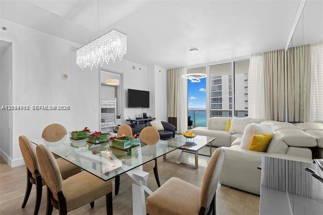 See details 1502 3 / 4 1979 sq. ft. $ 2026-09-08 0 Photo