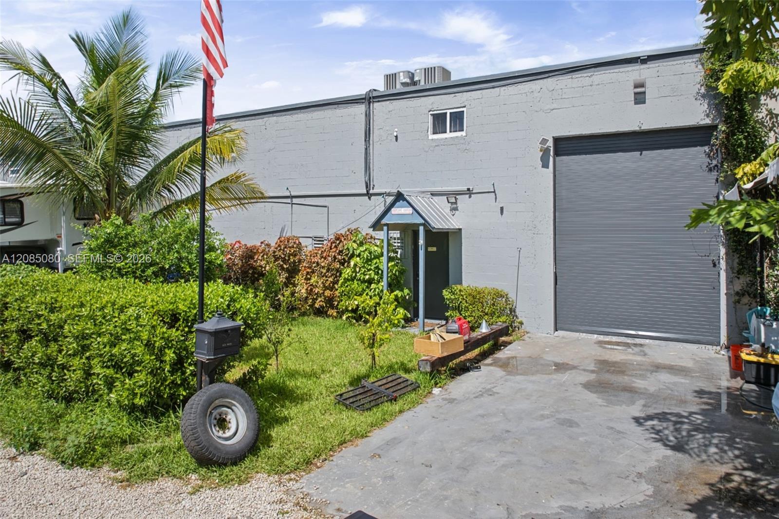 See details 4835 / sq. ft. $ 2026-09-08 0 Photo