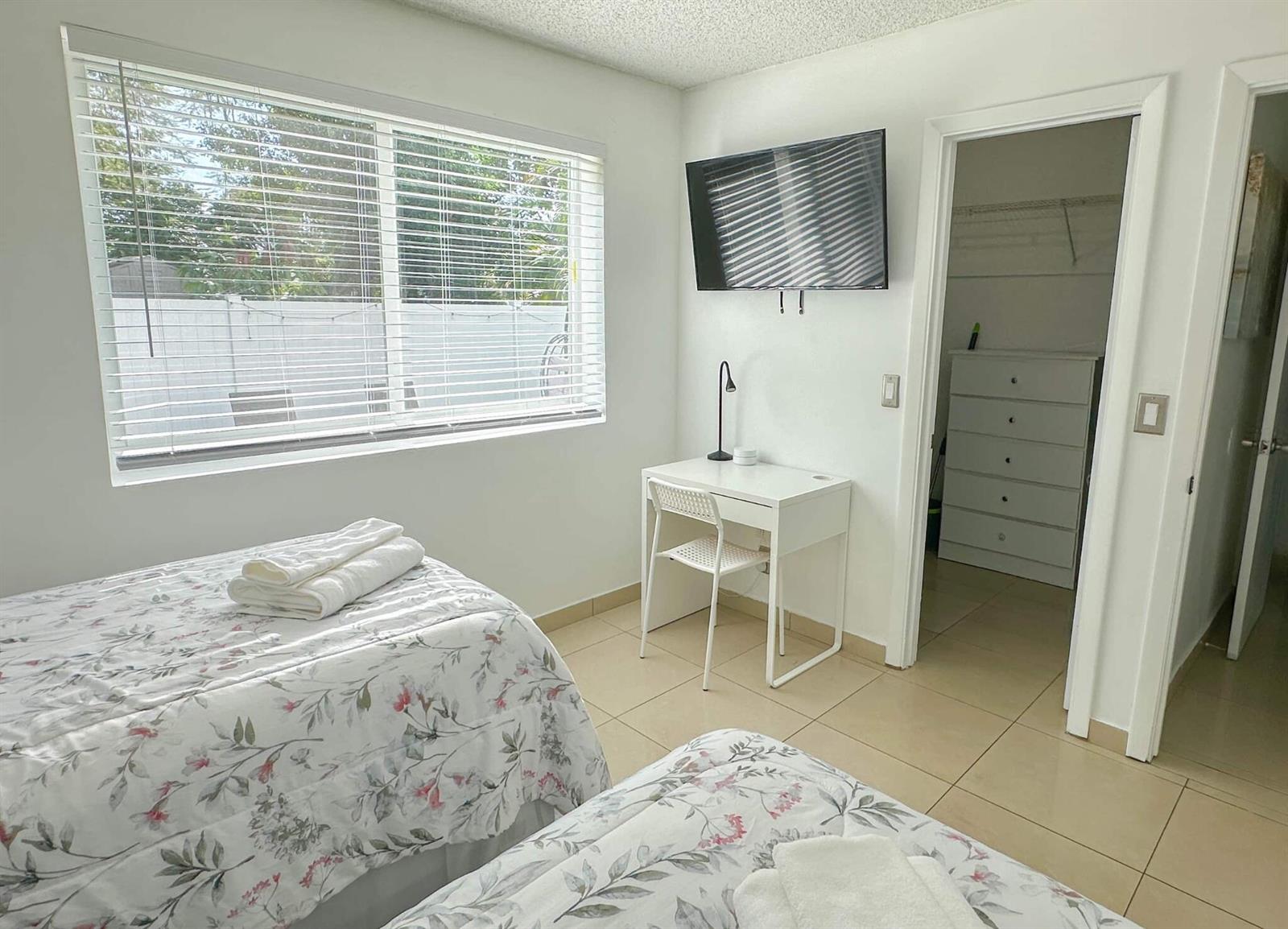 A - B  / 0 1625 sq. ft. $ 2026-09-29 0 foto