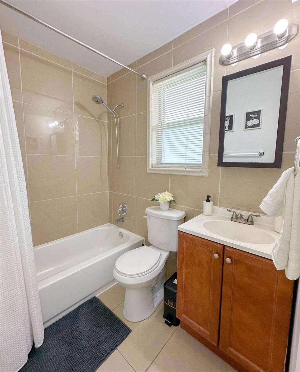 A - B  / 0 1625 sq. ft. $ 2026-09-29 0 foto