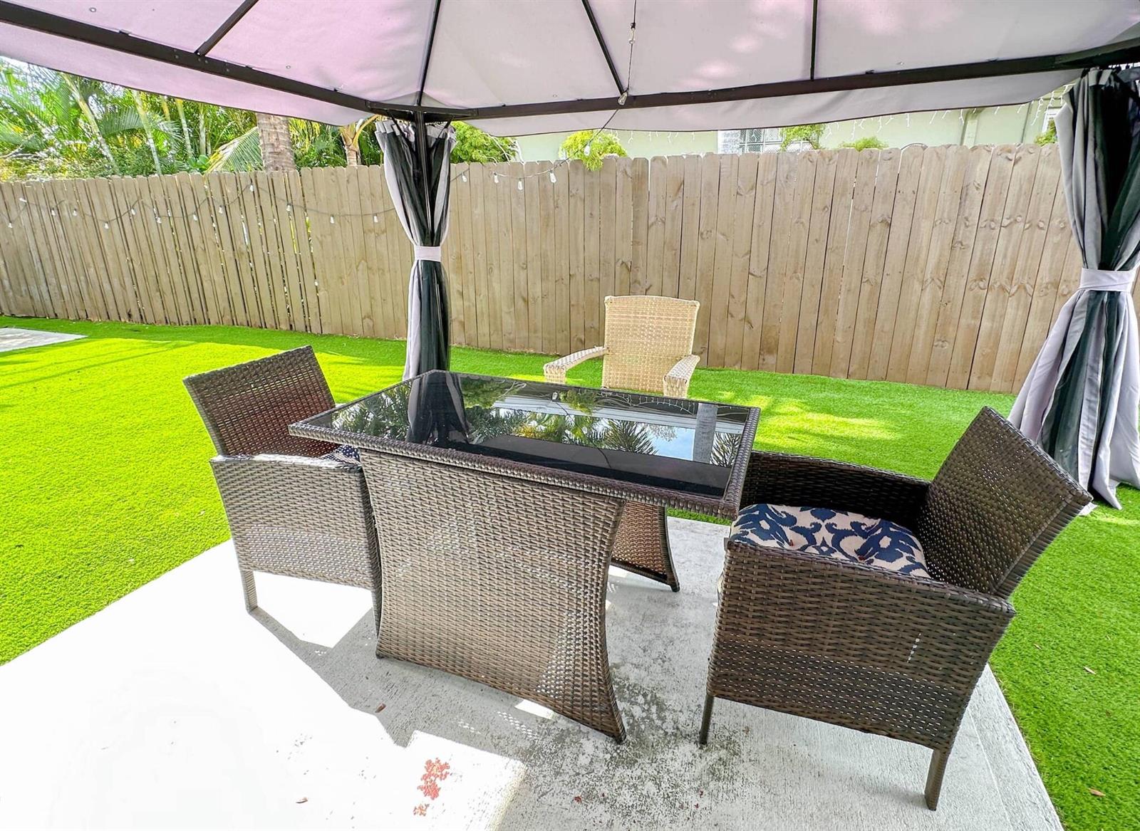 A - B  / 0 1625 sq. ft. $ 2026-09-29 0 foto