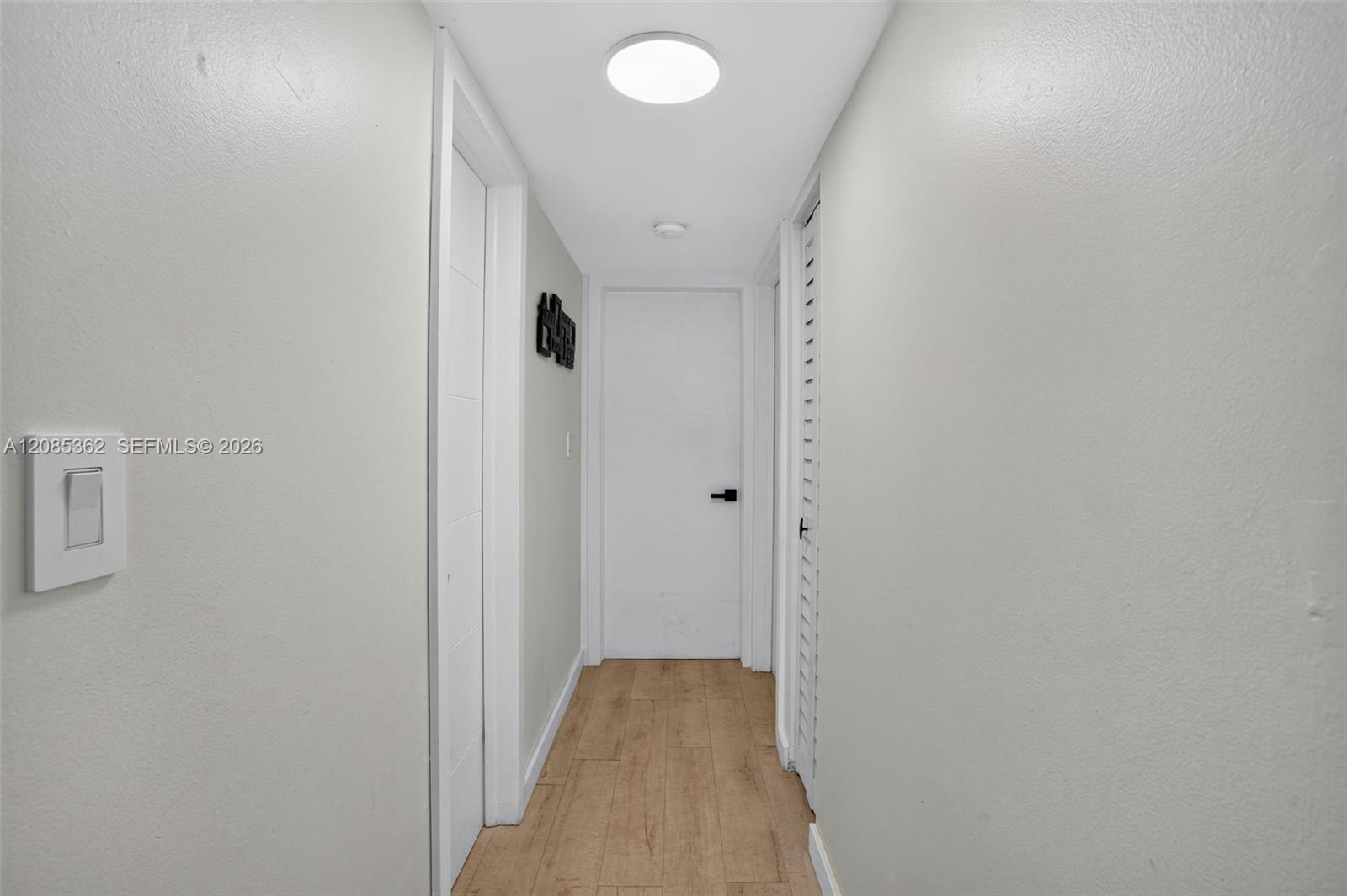 G303 2 / 2 1067 sq. ft. $ 2026-09-08 0 foto