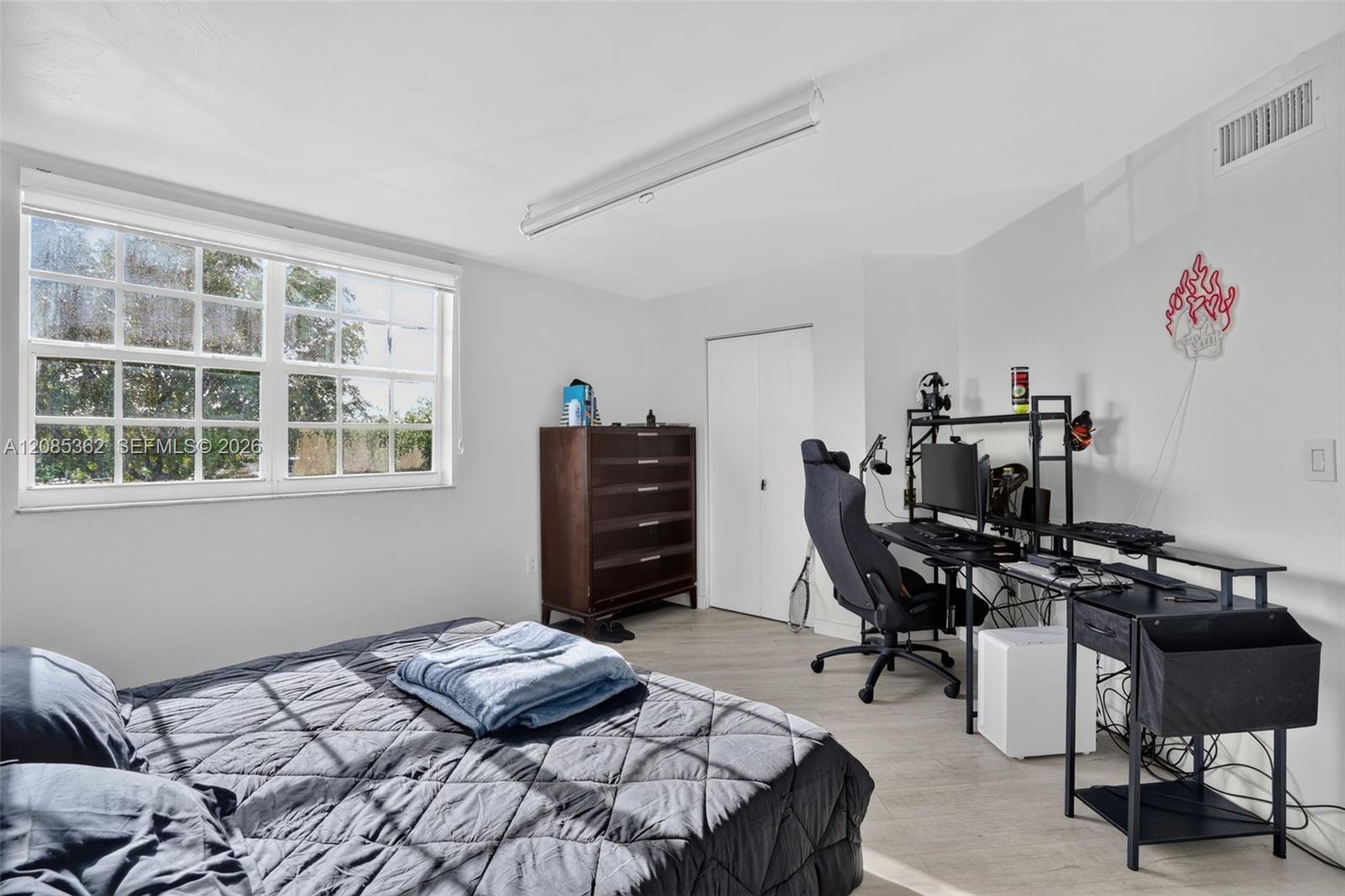 G303 2 / 2 1067 sq. ft. $ 2026-09-08 0 foto
