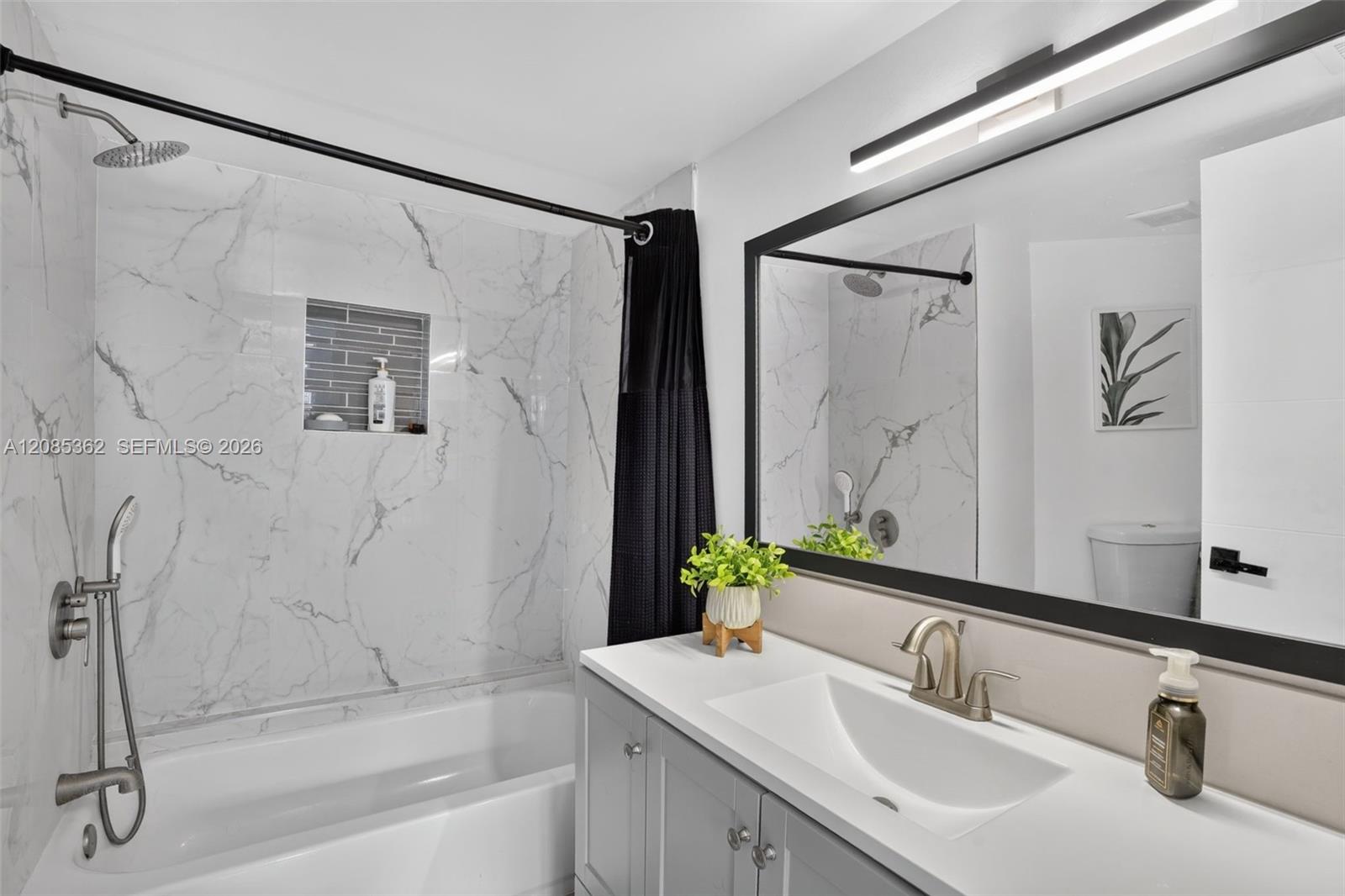 G303 2 / 2 1067 sq. ft. $ 2026-09-08 0 foto