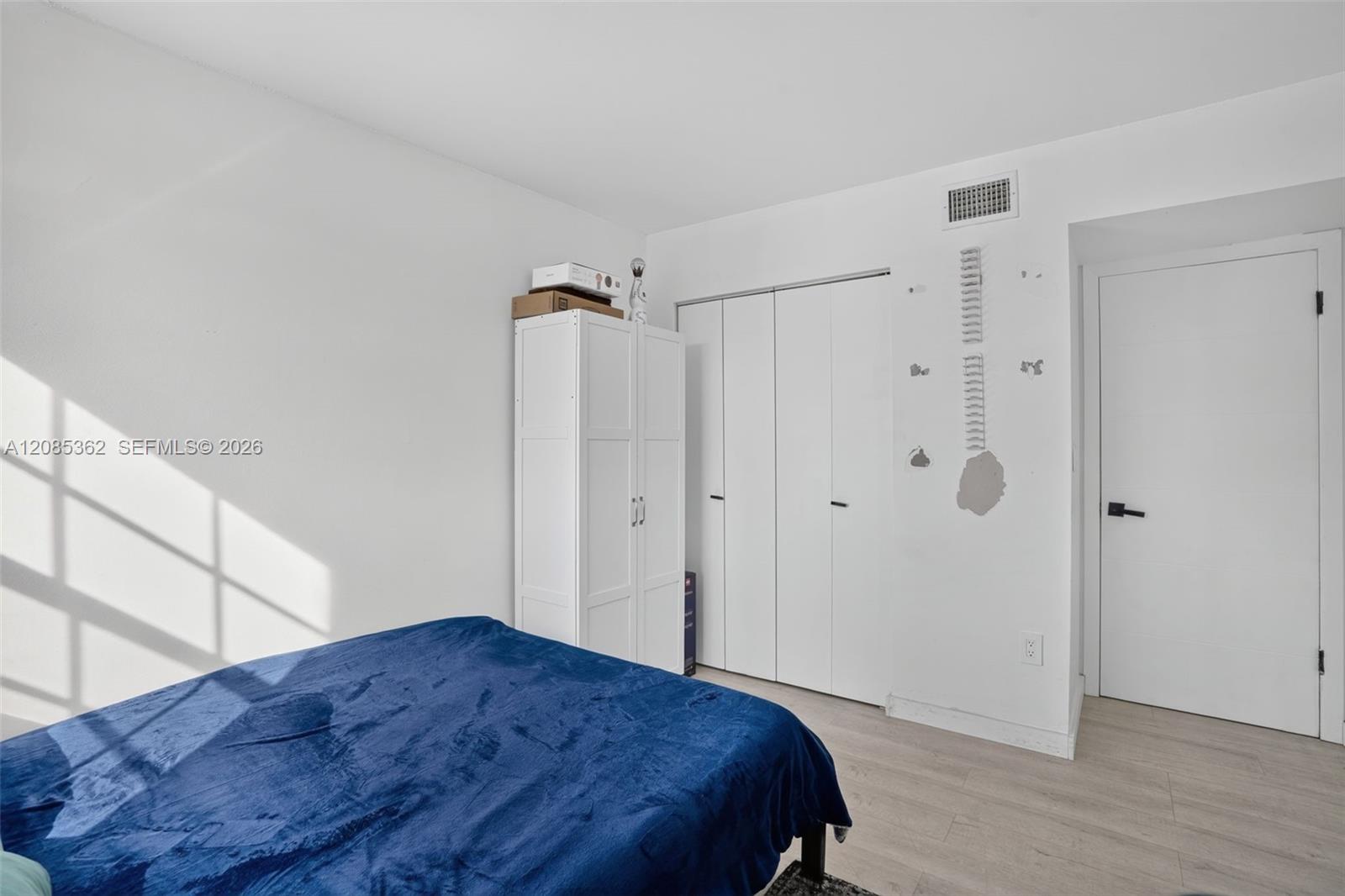 G303 2 / 2 1067 sq. ft. $ 2026-09-08 0 foto