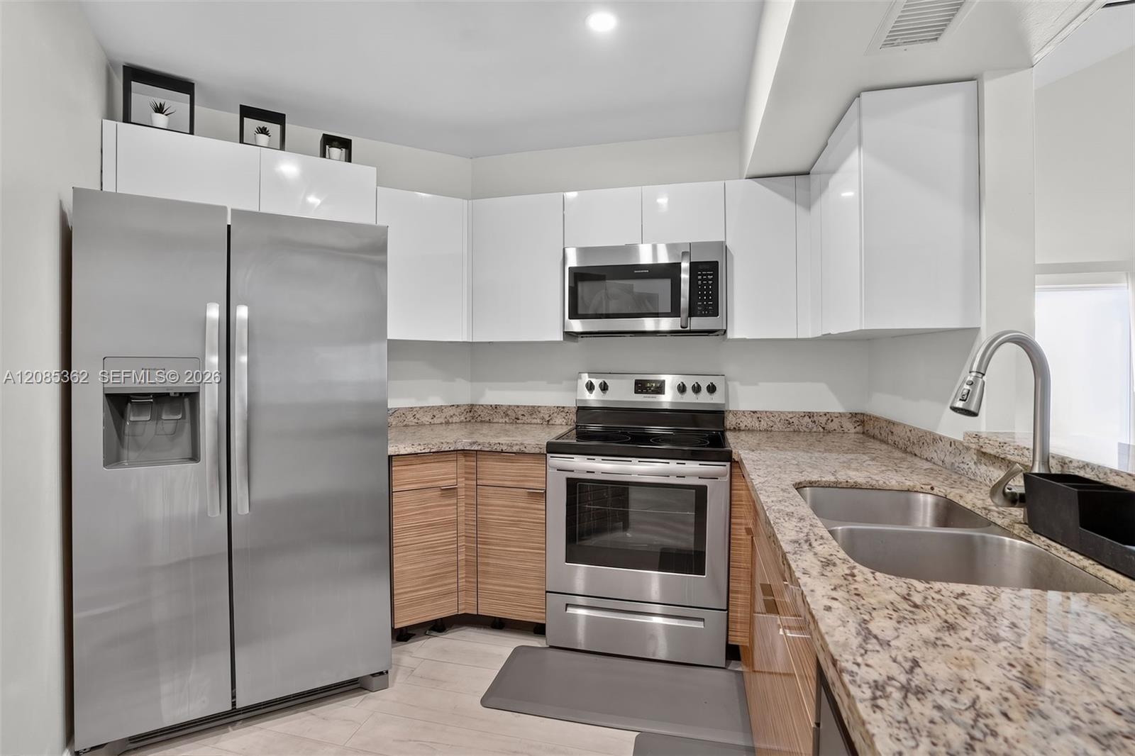 G303 2 / 2 1067 sq. ft. $ 2026-09-08 0 foto