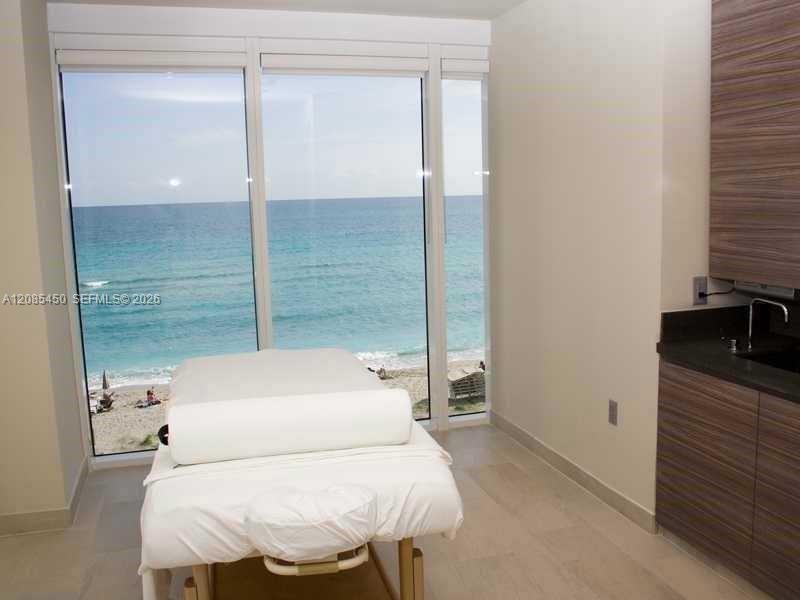 See details 5001 3 / 3 2065 sq. ft. $ 2026-09-08 0 Photo
