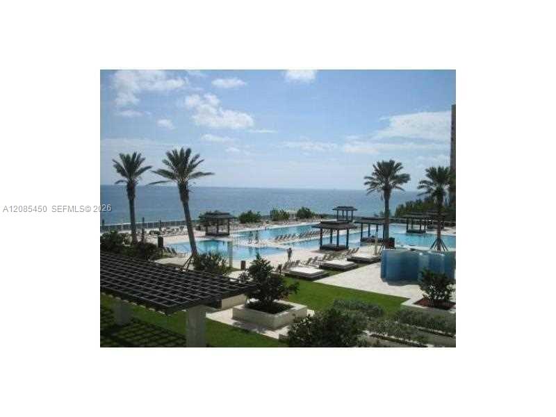 See details 5001 3 / 3 2065 sq. ft. $ 2026-09-08 0 Photo