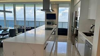 See details 5001 3 / 3 2065 sq. ft. $ 2026-09-08 0 Photo