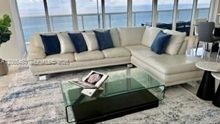 See details 5001 3 / 3 2065 sq. ft. $ 2026-09-08 0 Photo