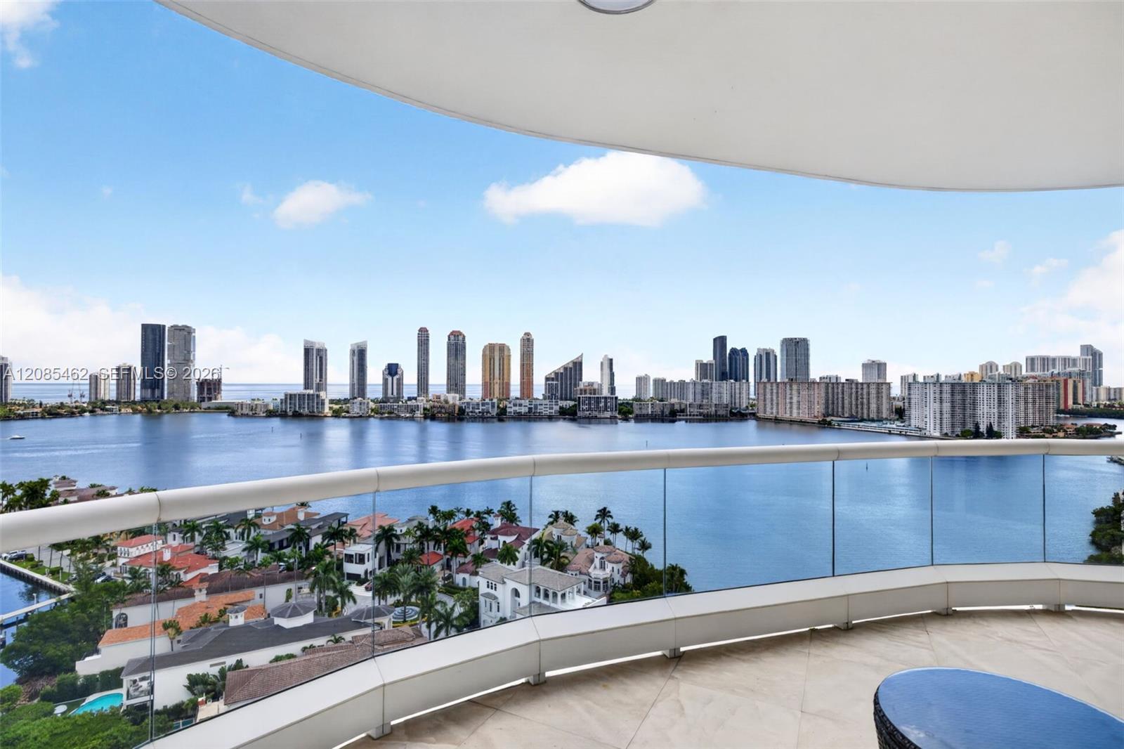 Ver detalles 2104 3 / 3 2030 sq. ft. $ 2026-09-08 0 foto