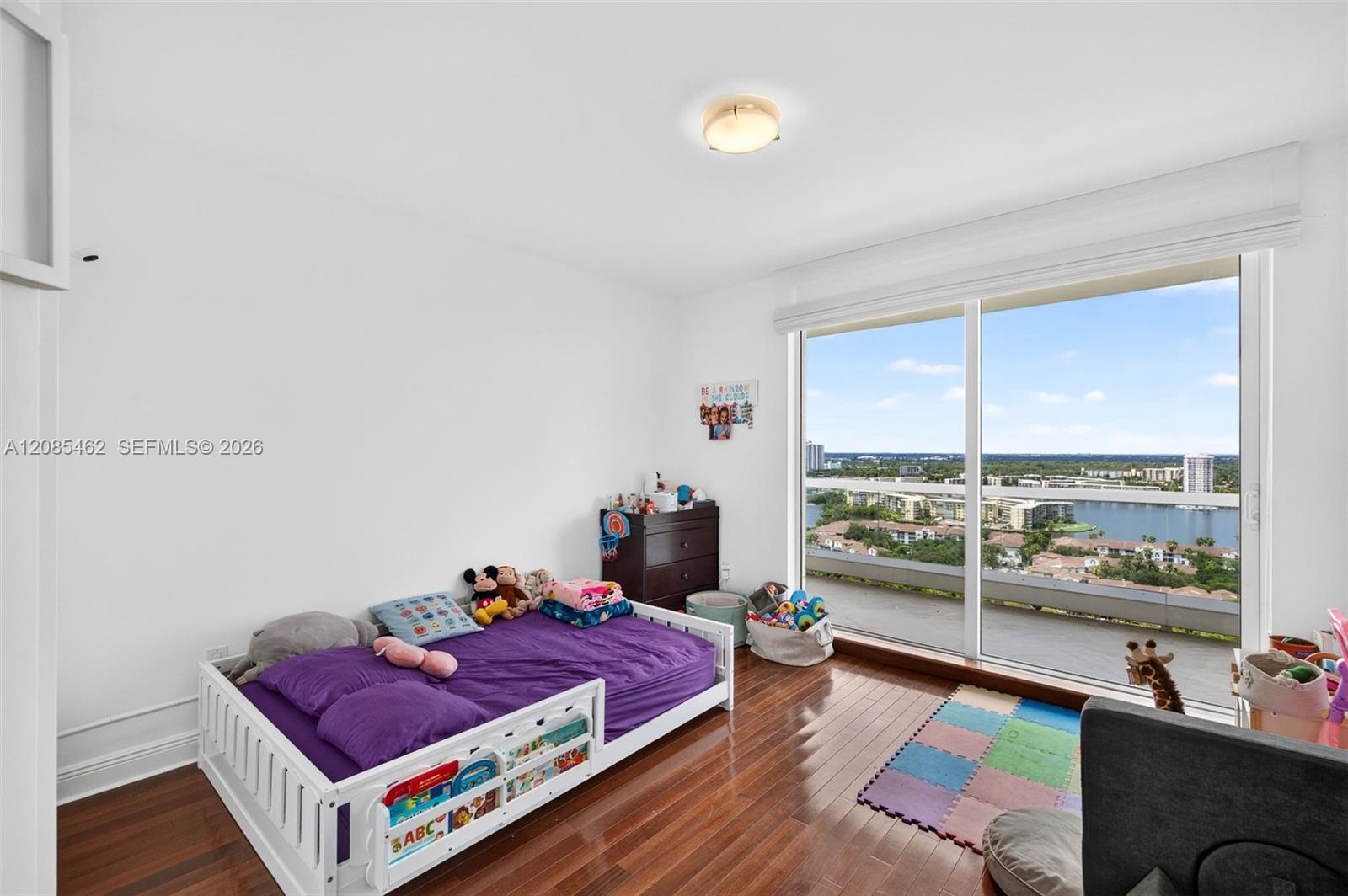 Ver detalles 2104 3 / 3 2030 sq. ft. $ 2026-09-08 0 foto