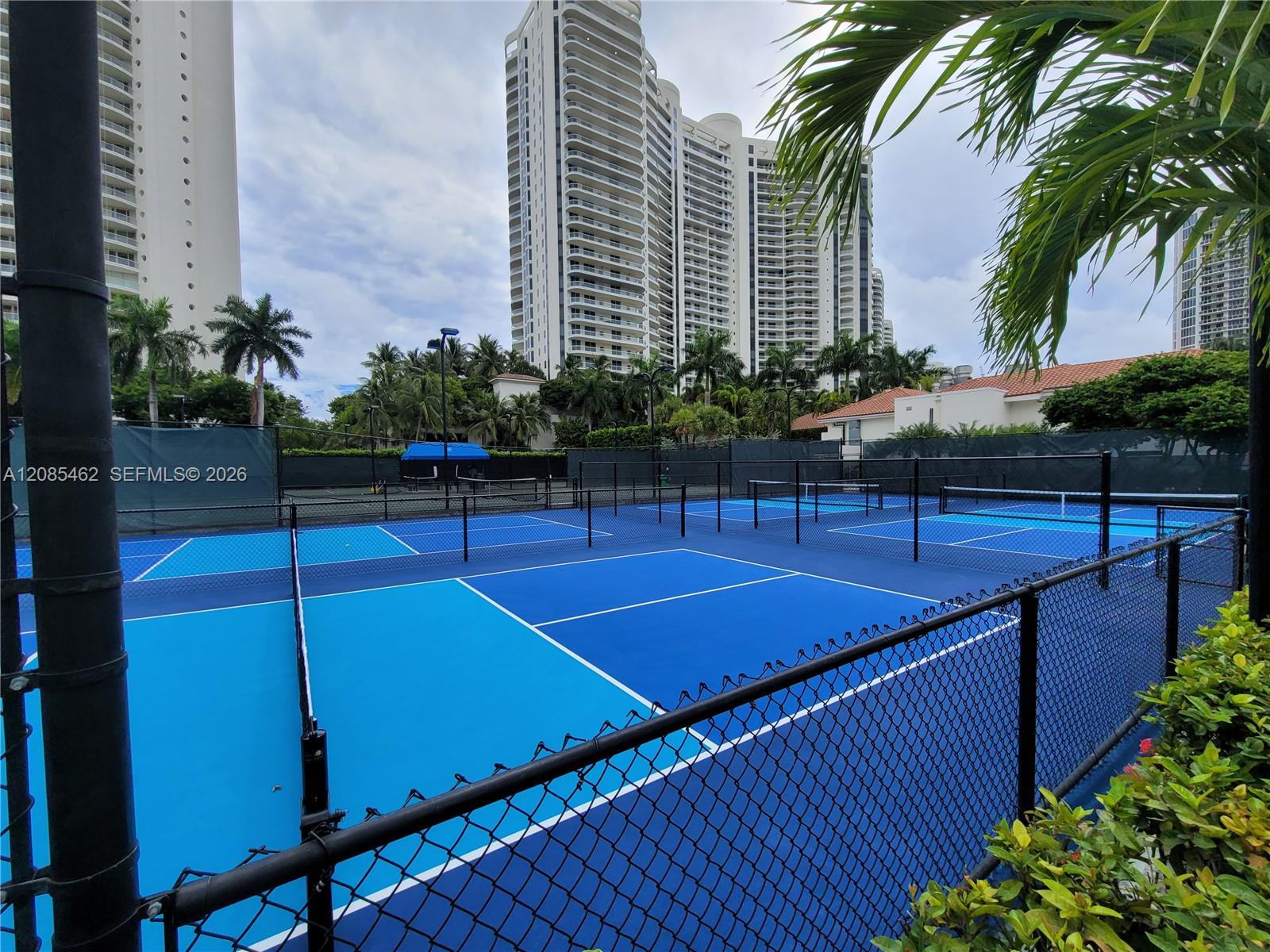 Ver detalles 2104 3 / 3 2030 sq. ft. $ 2026-09-08 0 foto