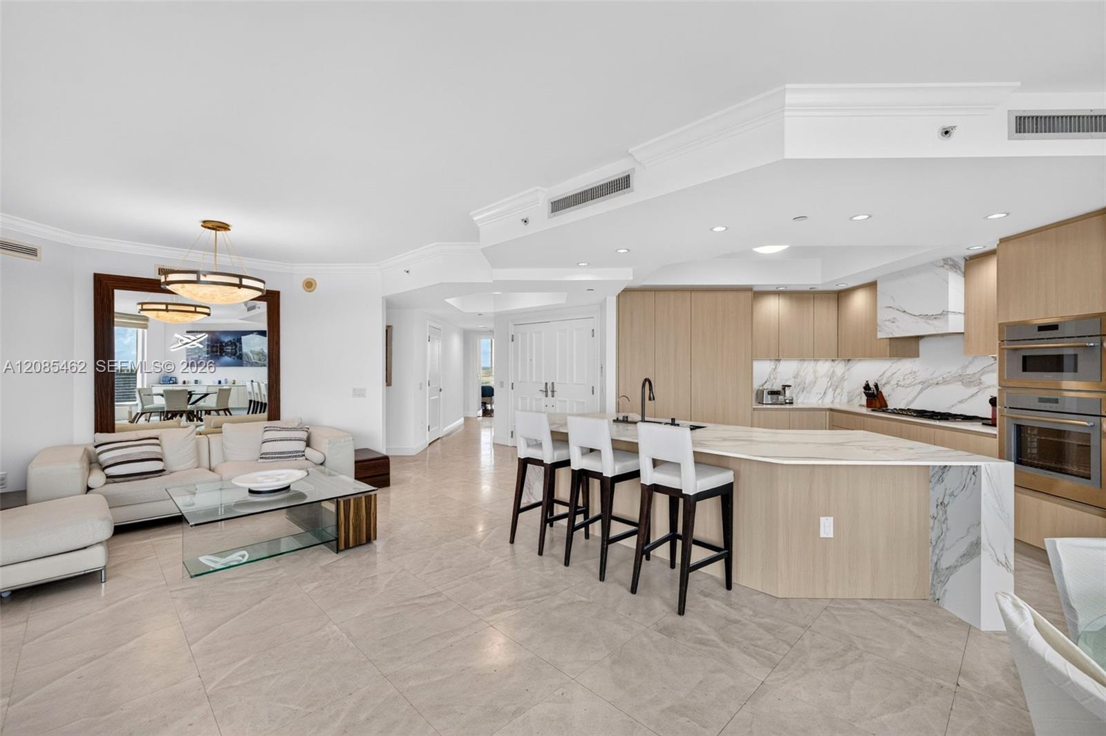 Ver detalles 2104 3 / 3 2030 sq. ft. $ 2026-09-08 0 foto
