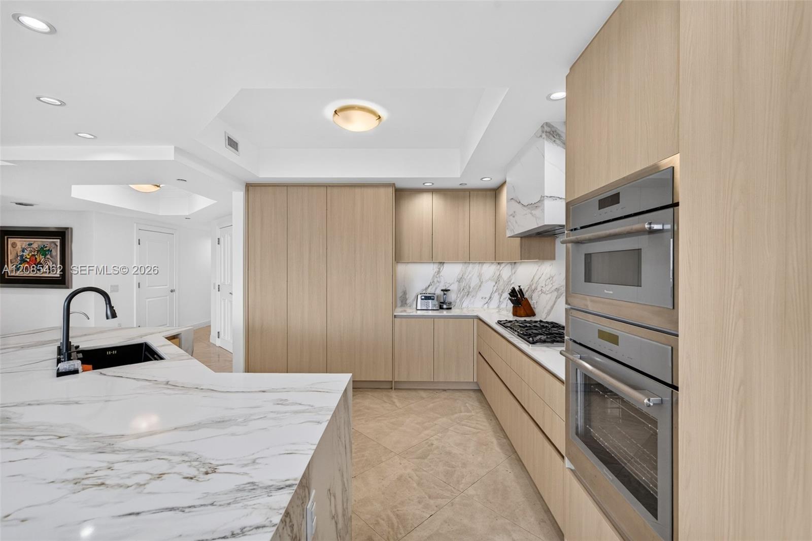 Ver detalles 2104 3 / 3 2030 sq. ft. $ 2026-09-08 0 foto