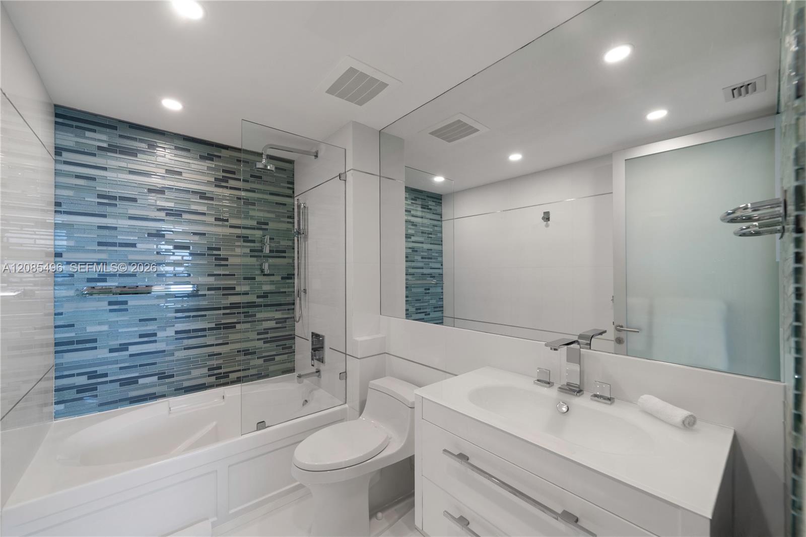3406 4 / 4 2736 sq. ft. $ 2026-09-08 0 foto
