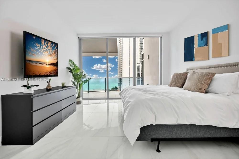 See details 1003 2 / 3 1361 sq. ft. $ 2026-09-09 0 Photo