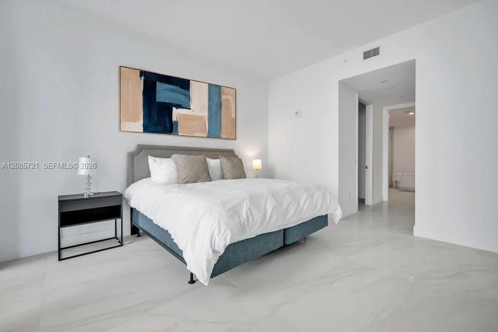 See details 1003 2 / 3 1361 sq. ft. $ 2026-09-09 0 Photo