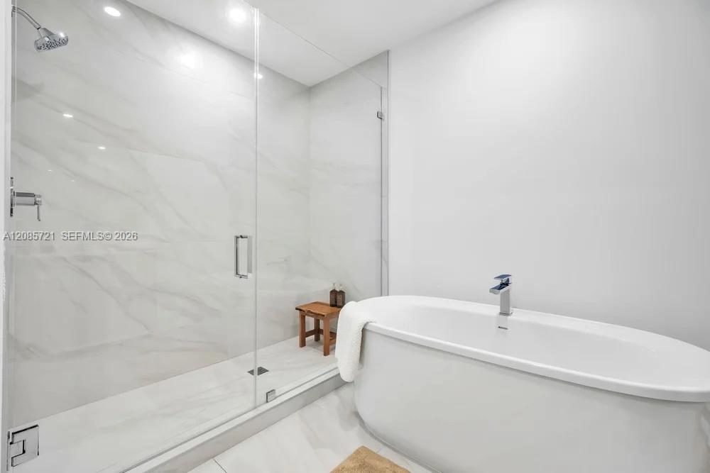 See details 1003 2 / 3 1361 sq. ft. $ 2026-09-09 0 Photo