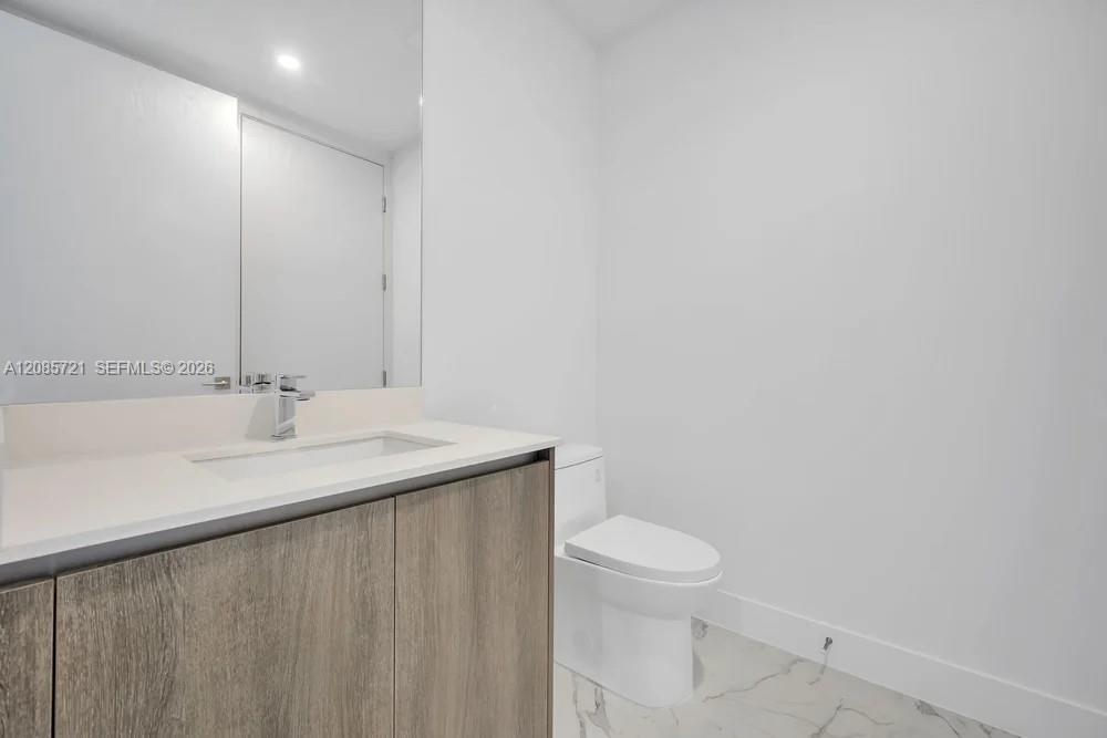 See details 1003 2 / 3 1361 sq. ft. $ 2026-09-09 0 Photo