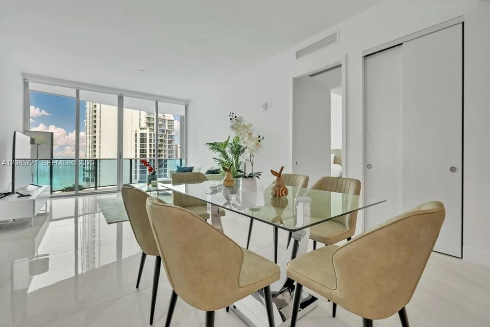 See details 1003 2 / 3 1361 sq. ft. $ 2026-09-09 0 Photo