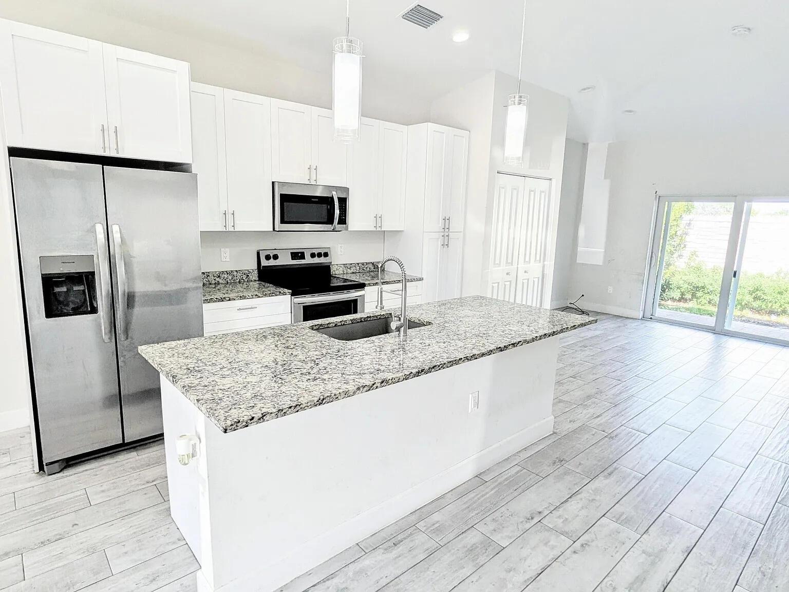   / 0 2360 sq. ft. $ 2026-09-10 0 foto