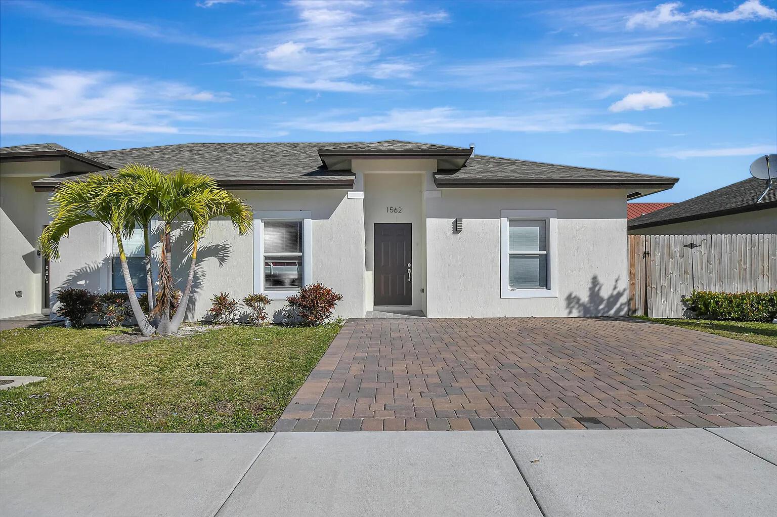   / 0 2360 sq. ft. $ 2026-09-10 0 foto