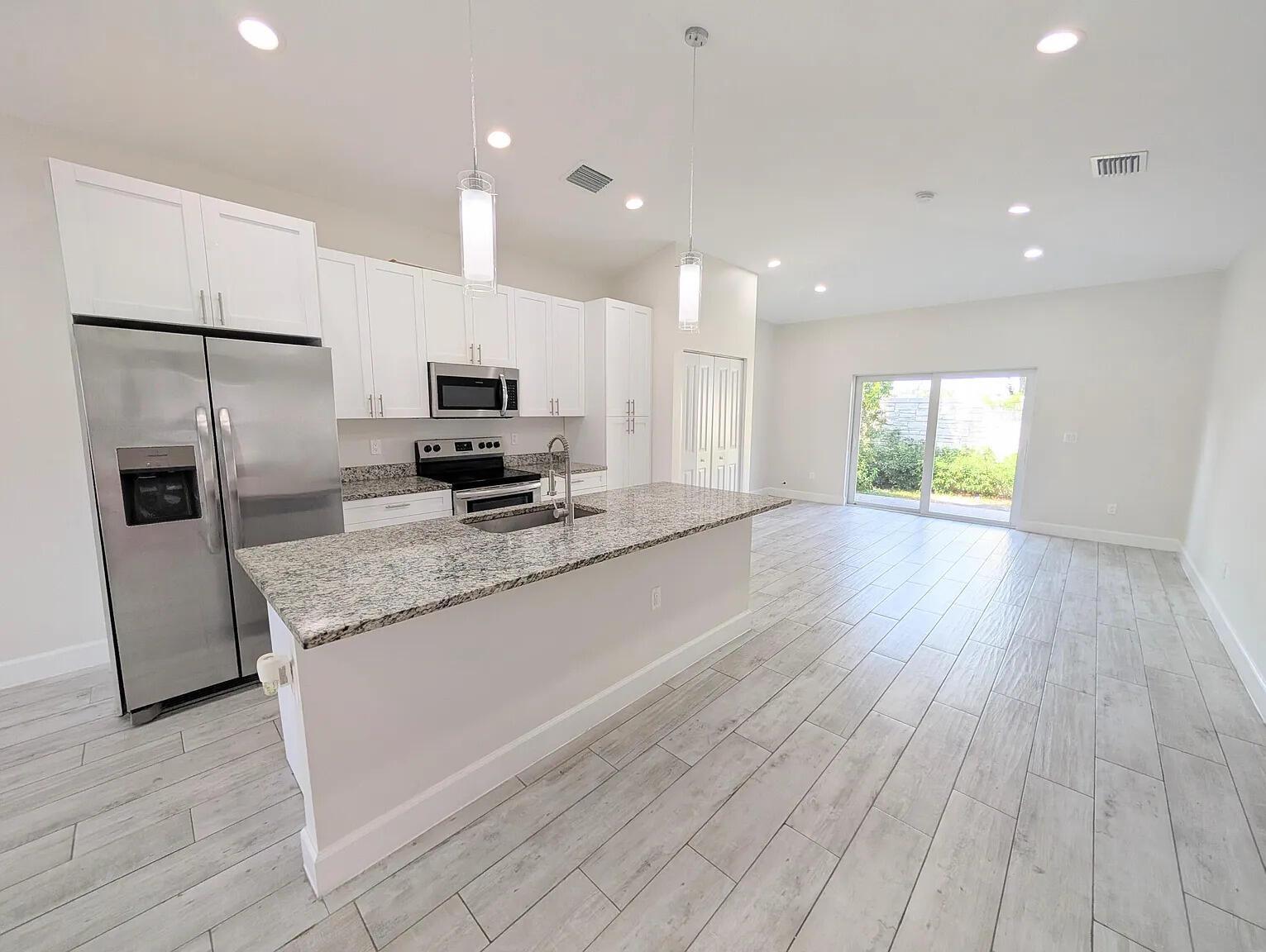   / 0 2360 sq. ft. $ 2026-09-10 0 foto