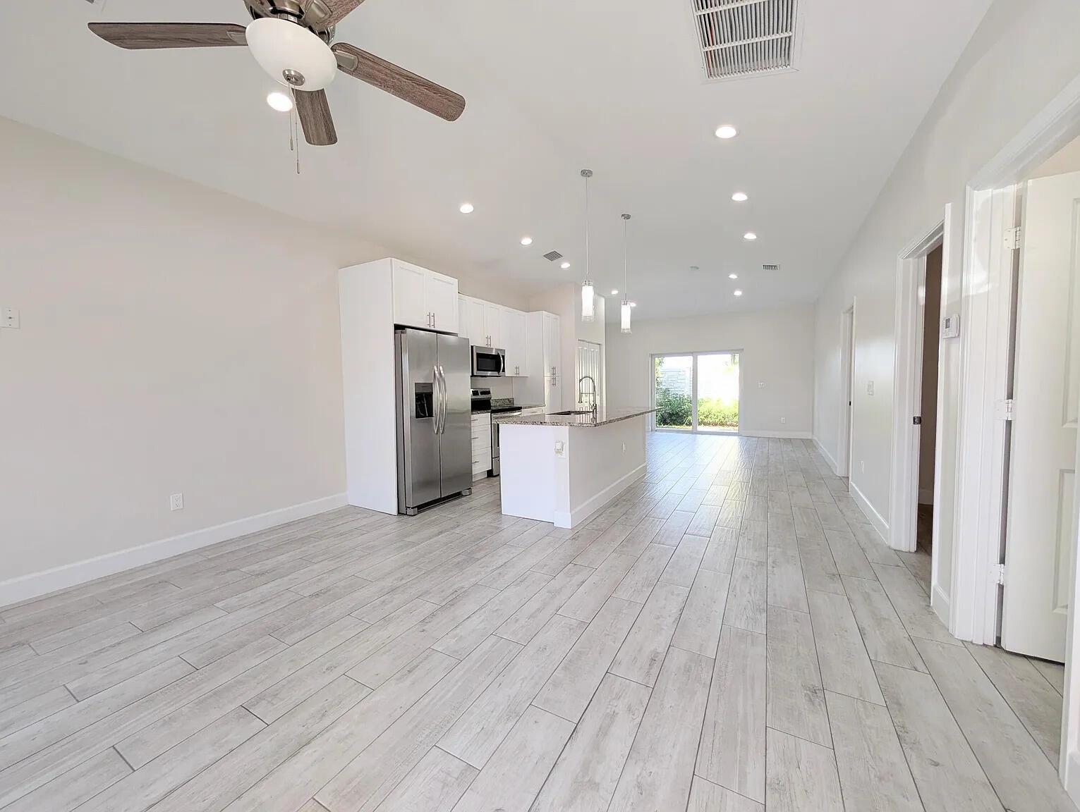   / 0 2360 sq. ft. $ 2026-09-10 0 foto