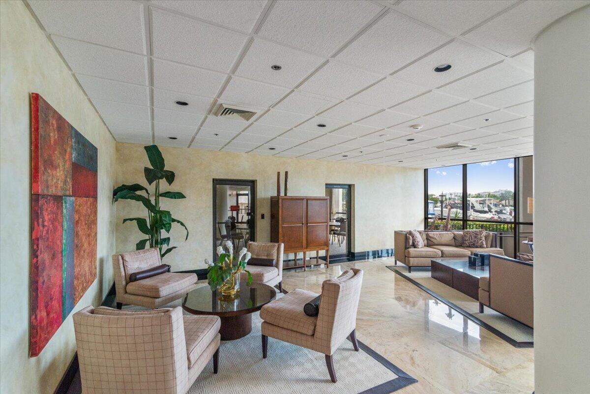47-300Three-Islands-Boulevard-312-31