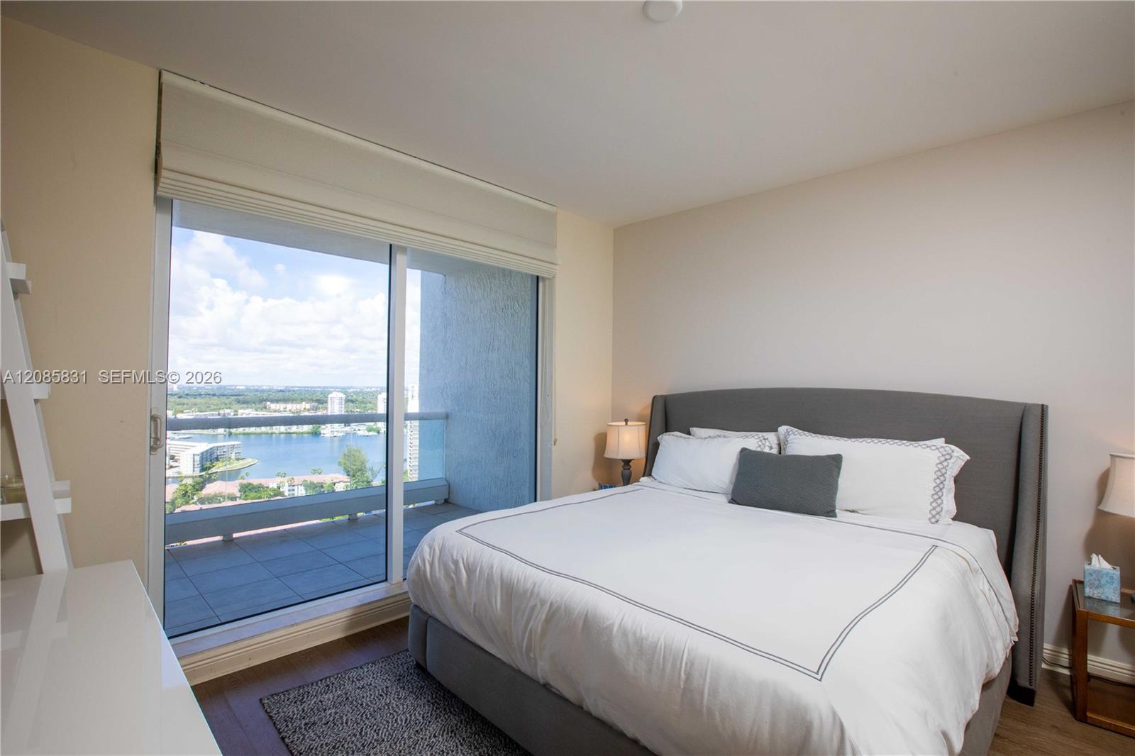 See details 2602 3 / 4 2840 sq. ft. $ 2026-09-09 0 Photo