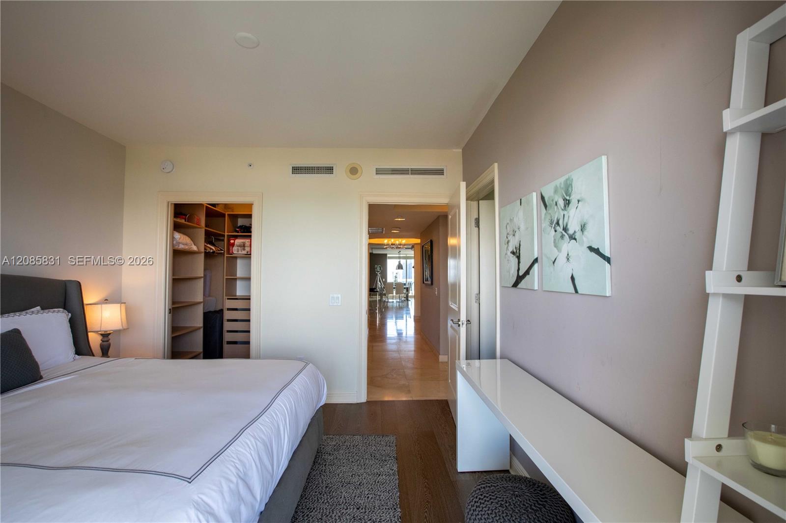 See details 2602 3 / 4 2840 sq. ft. $ 2026-09-09 0 Photo
