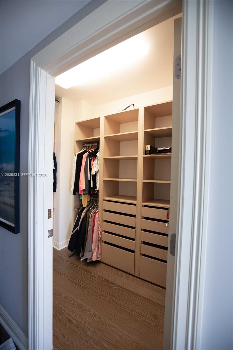 See details 2602 3 / 4 2840 sq. ft. $ 2026-09-09 0 Photo