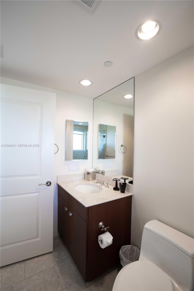 See details 2602 3 / 4 2840 sq. ft. $ 2026-09-09 0 Photo