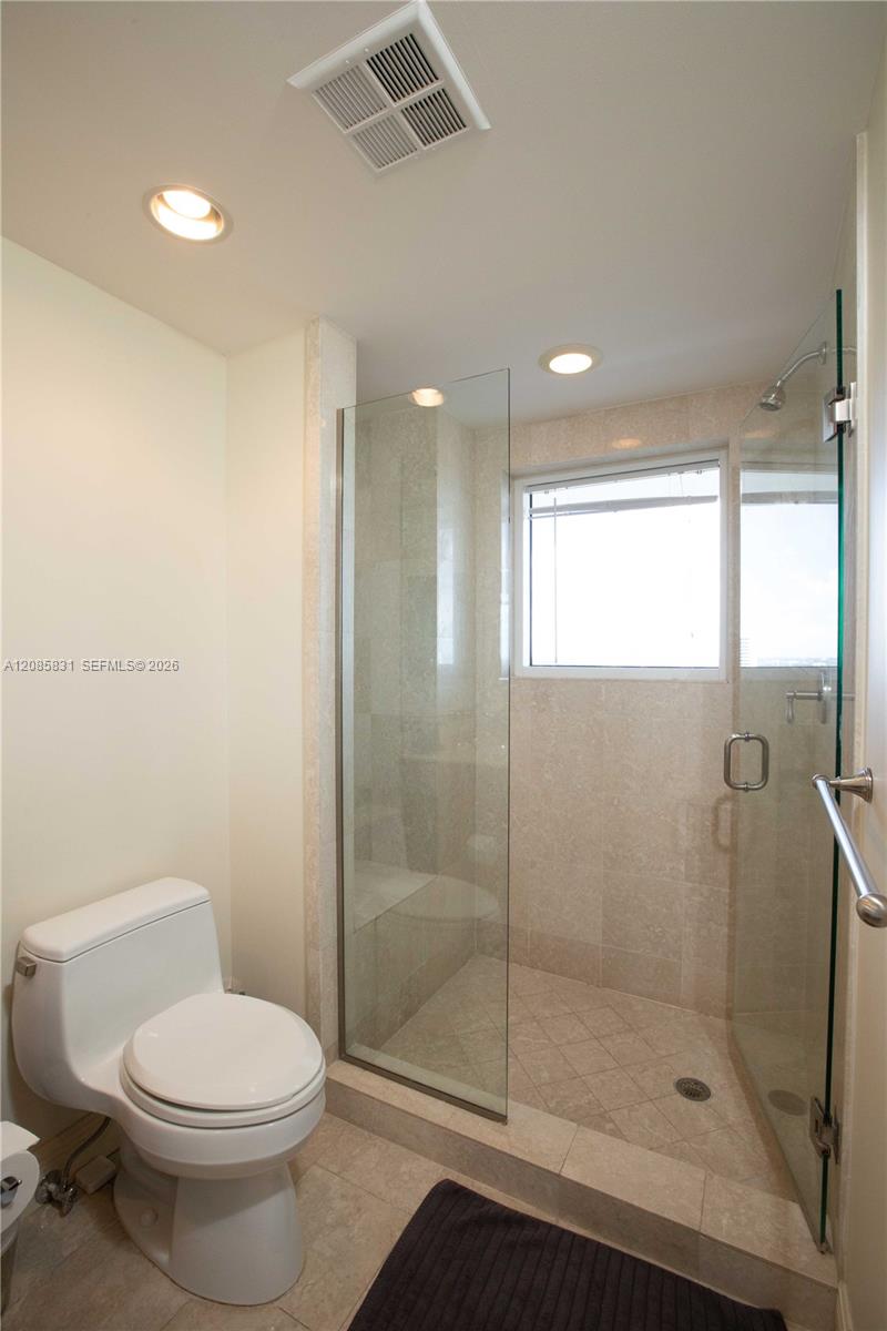See details 2602 3 / 4 2840 sq. ft. $ 2026-09-09 0 Photo