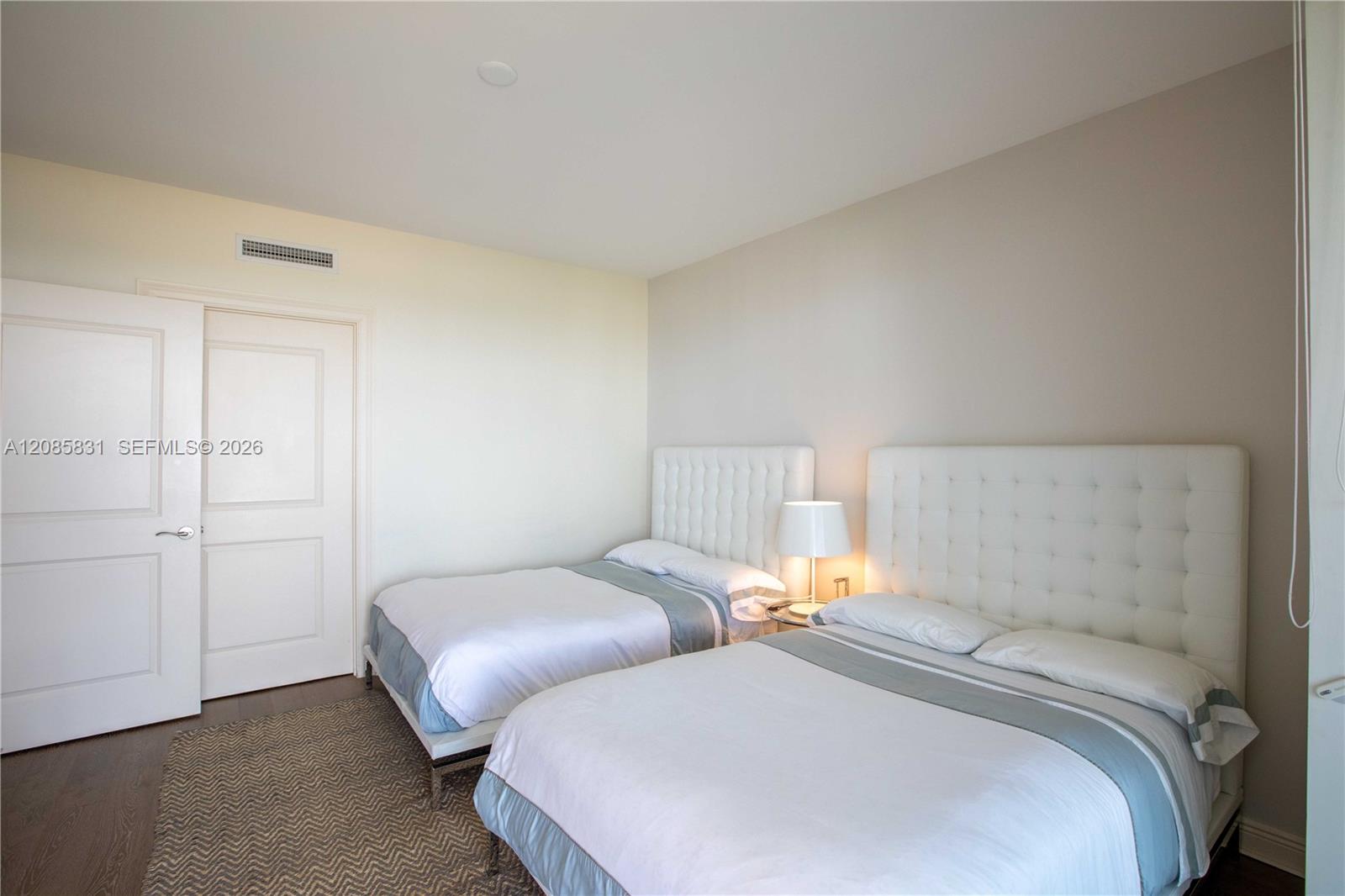 See details 2602 3 / 4 2840 sq. ft. $ 2026-09-09 0 Photo
