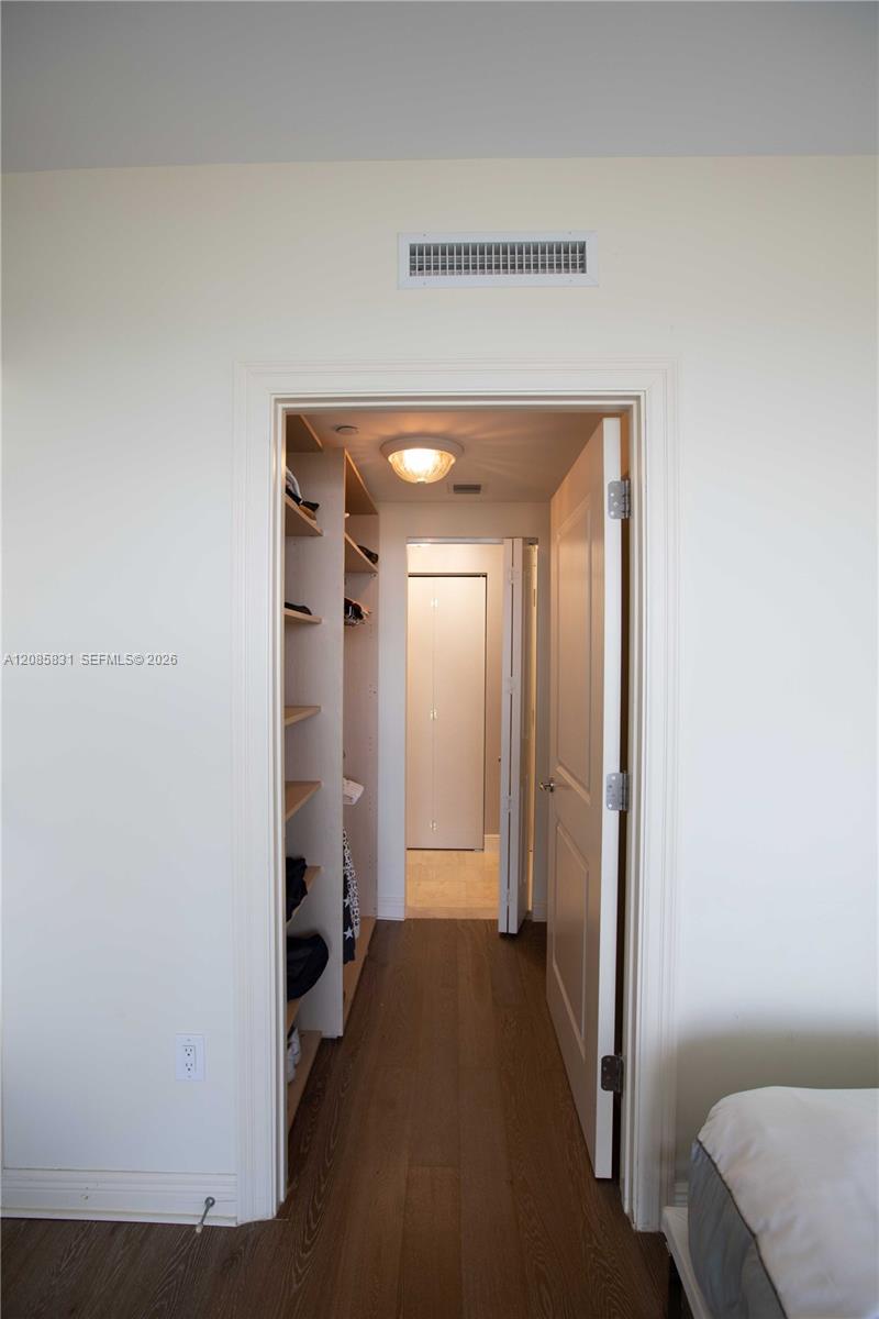 See details 2602 3 / 4 2840 sq. ft. $ 2026-09-09 0 Photo