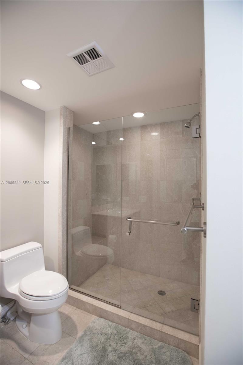 See details 2602 3 / 4 2840 sq. ft. $ 2026-09-09 0 Photo