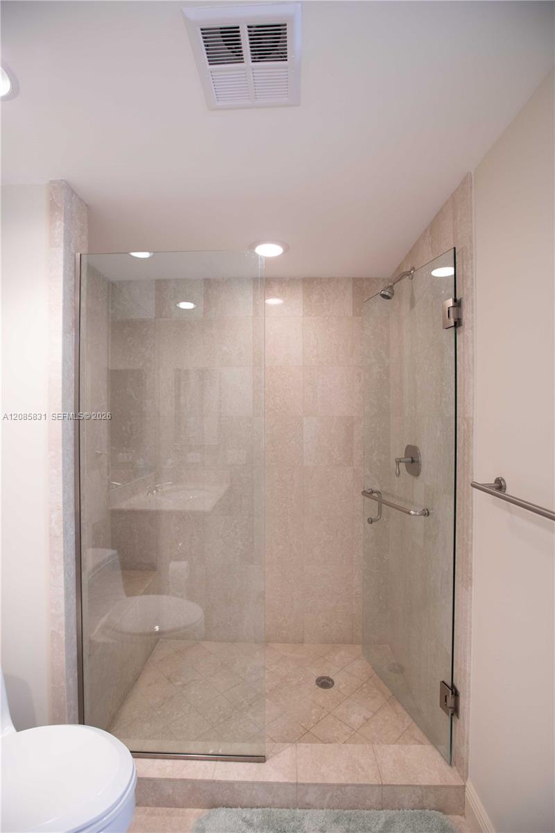 See details 2602 3 / 4 2840 sq. ft. $ 2026-09-09 0 Photo