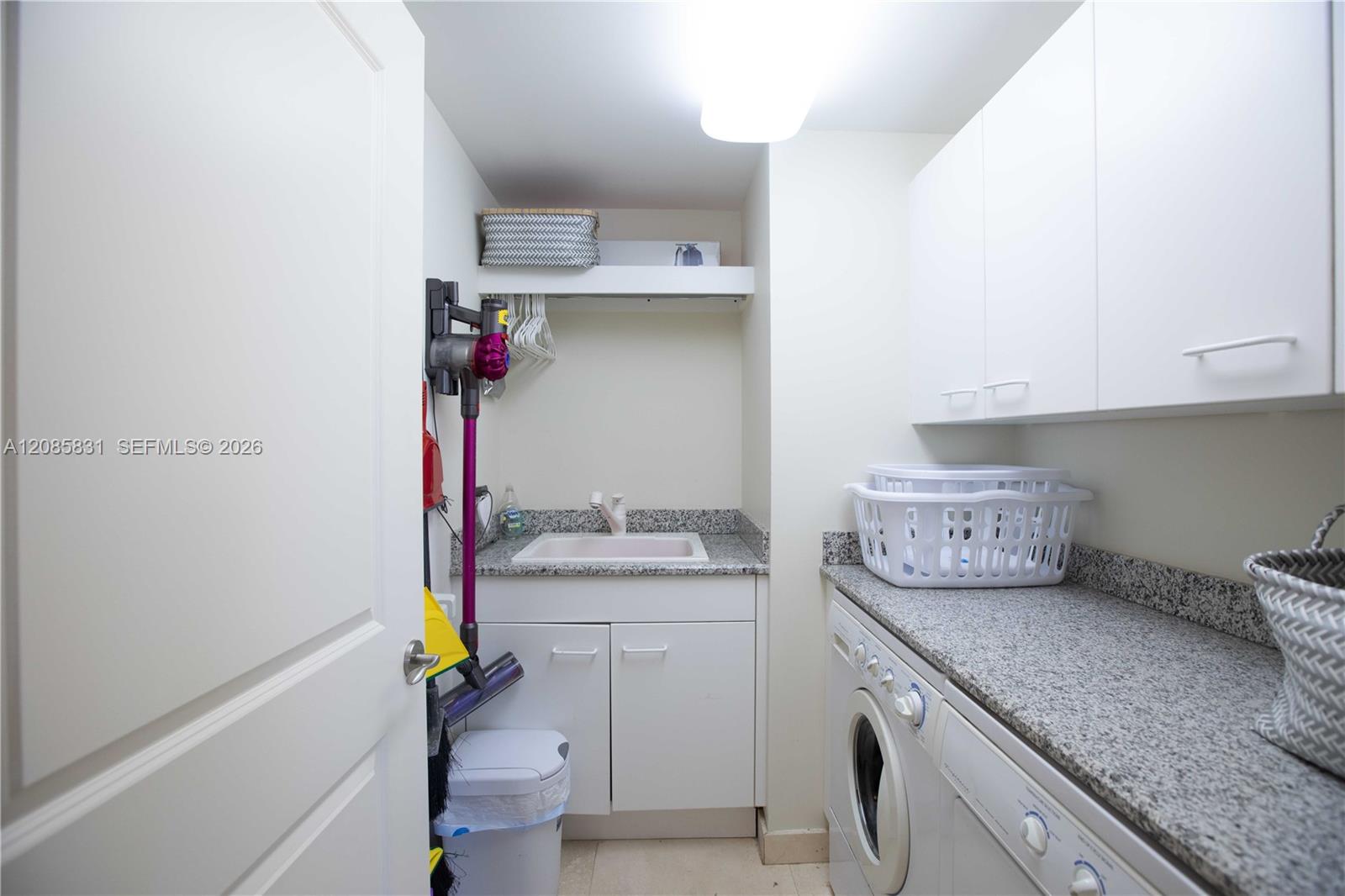 See details 2602 3 / 4 2840 sq. ft. $ 2026-09-09 0 Photo