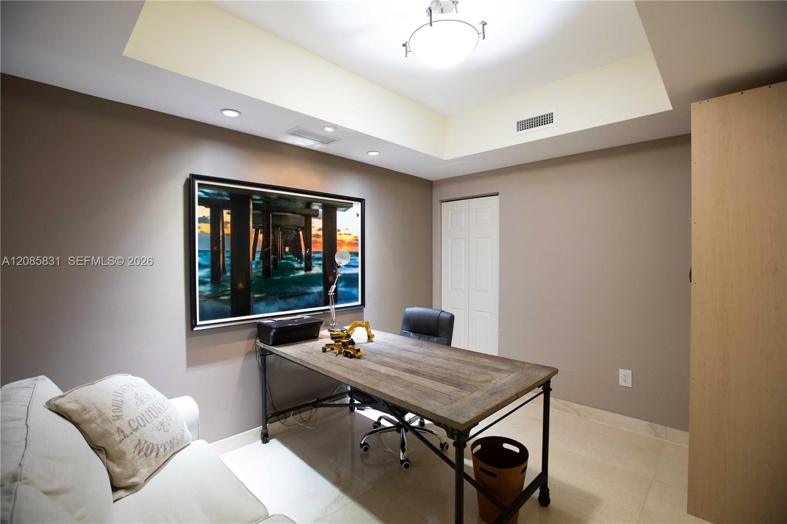 See details 2602 3 / 4 2840 sq. ft. $ 2026-09-09 0 Photo