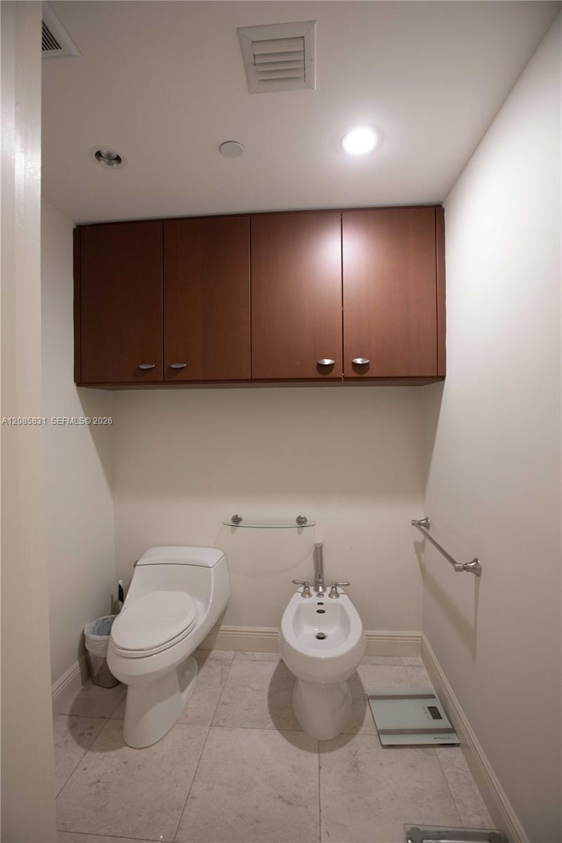 See details 2602 3 / 4 2840 sq. ft. $ 2026-09-09 0 Photo