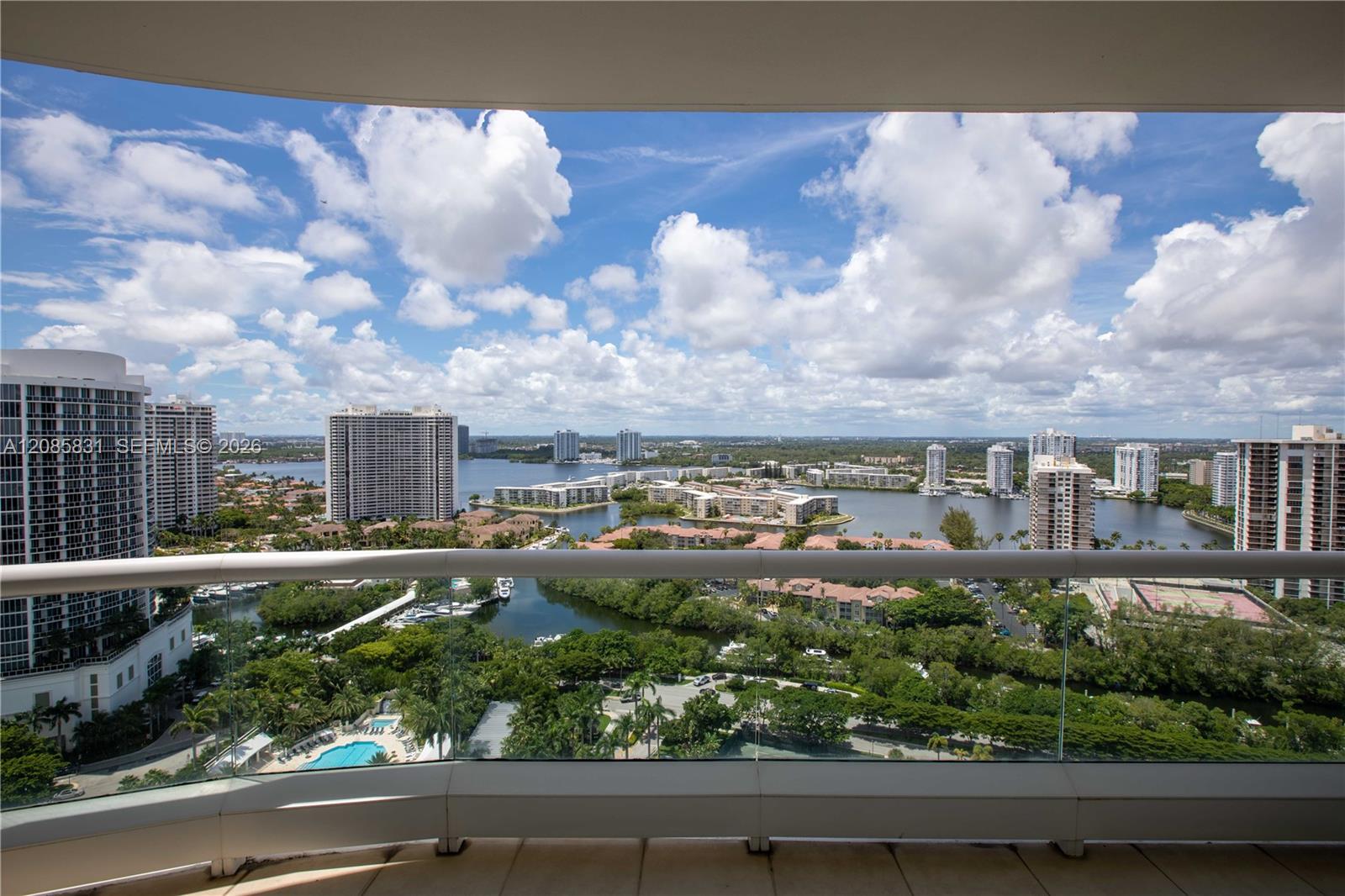 See details 2602 3 / 4 2840 sq. ft. $ 2026-09-09 0 Photo