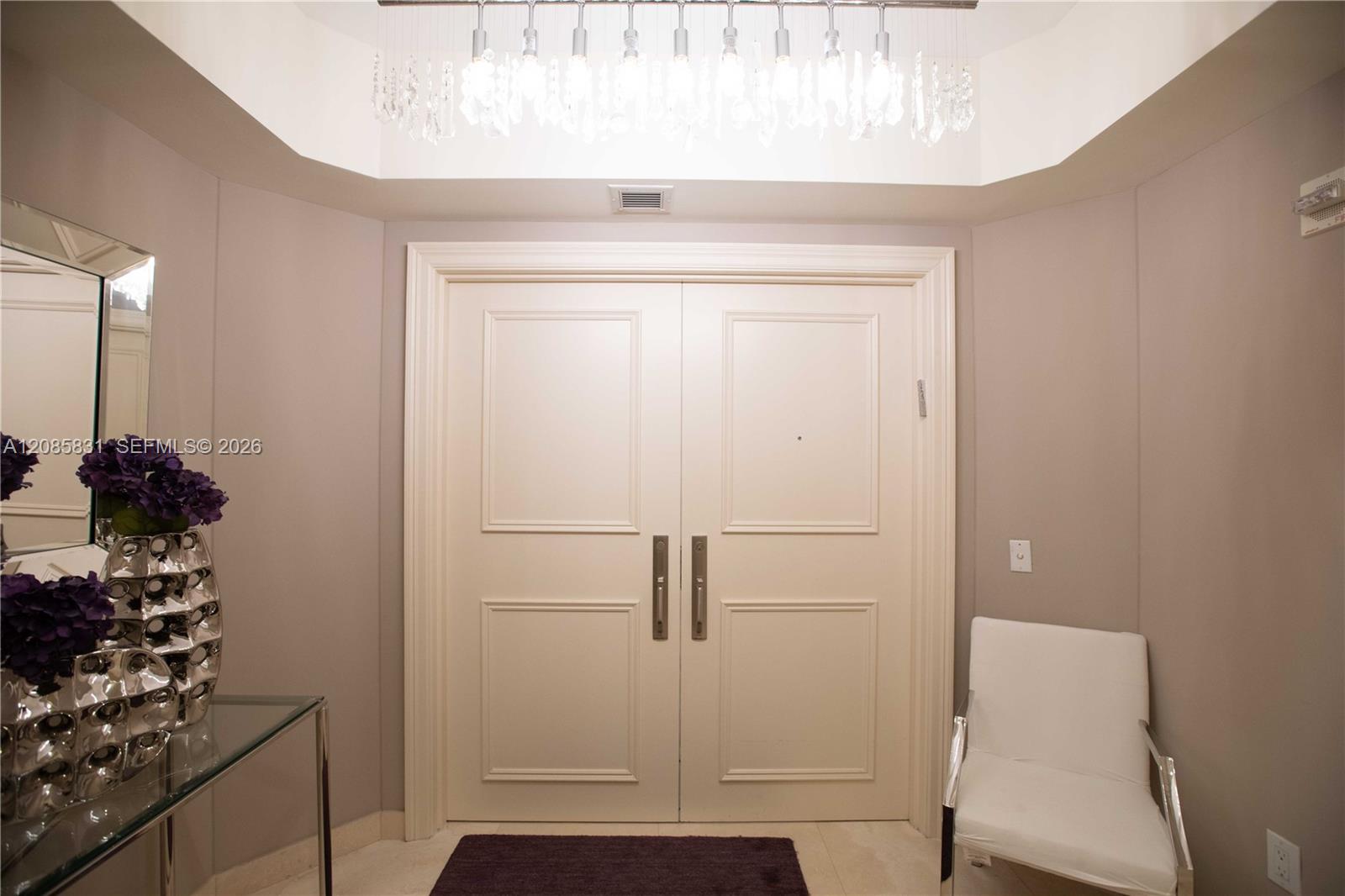 See details 2602 3 / 4 2840 sq. ft. $ 2026-09-09 0 Photo